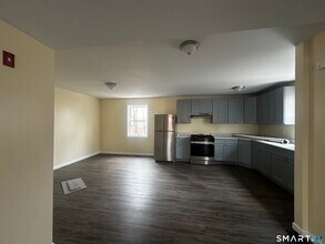 Building Photo - 69 Adeline St