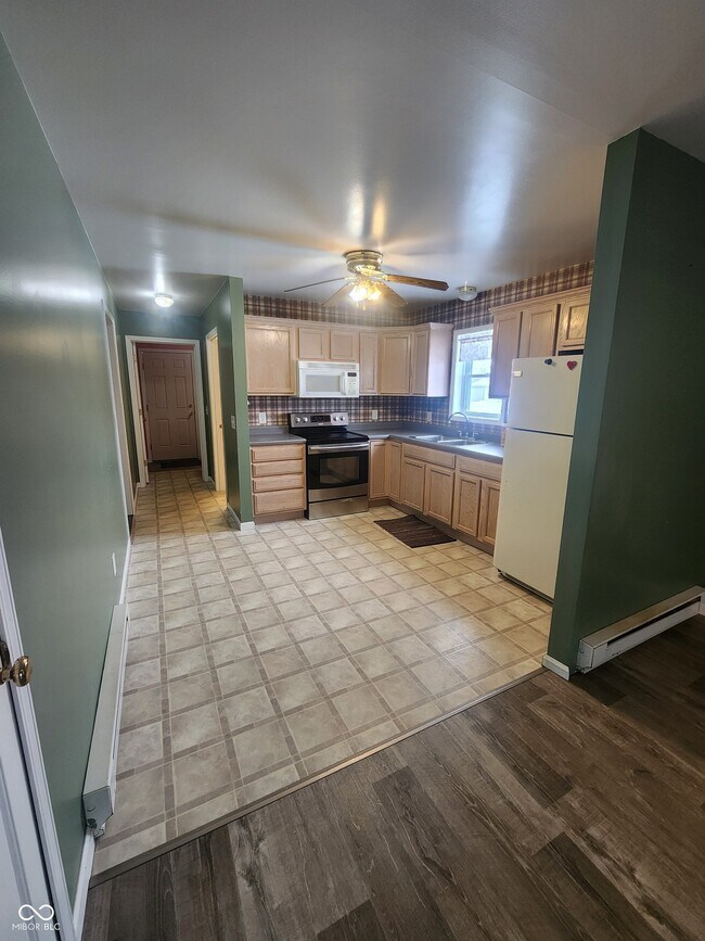 Foto del edificio - 9010-9020 IN-3