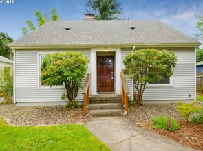 Building Photo - 7236 N Newell Ave