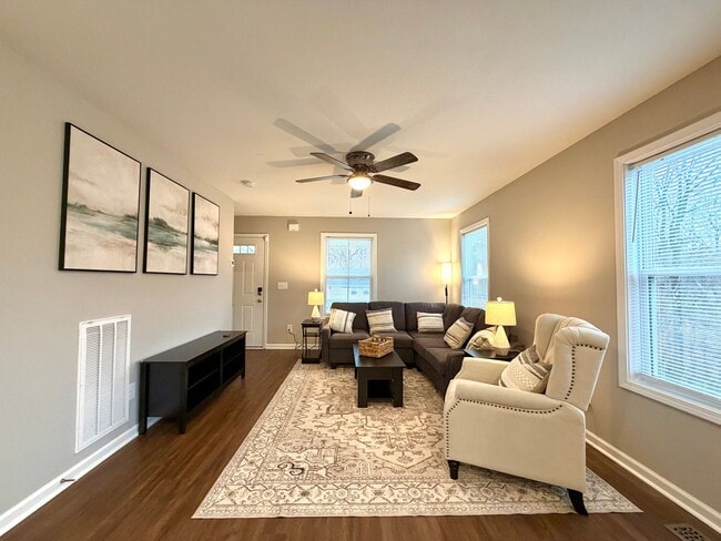 Foto del edificio - 925 Woody Hills Dr - Furnished Rental