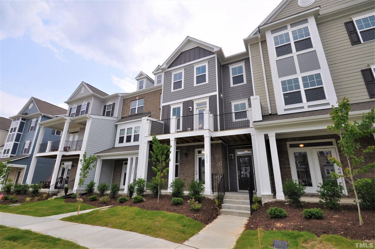 2917 Sunflower Rd, Apex, NC 27502 Townhome Rentals in Apex NC