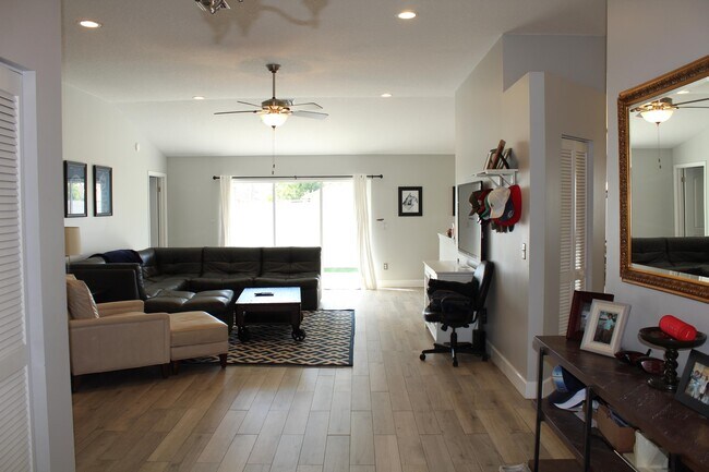 Foto del edificio - 12872 Meadowbend Dr
