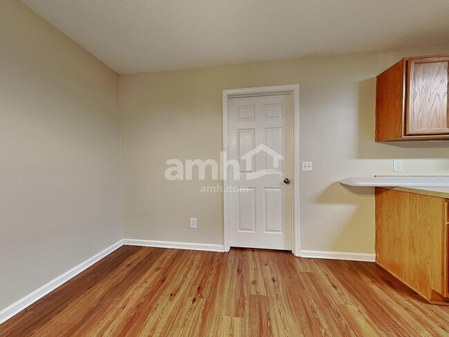 Foto del edificio - 13 Holly Springs Cir