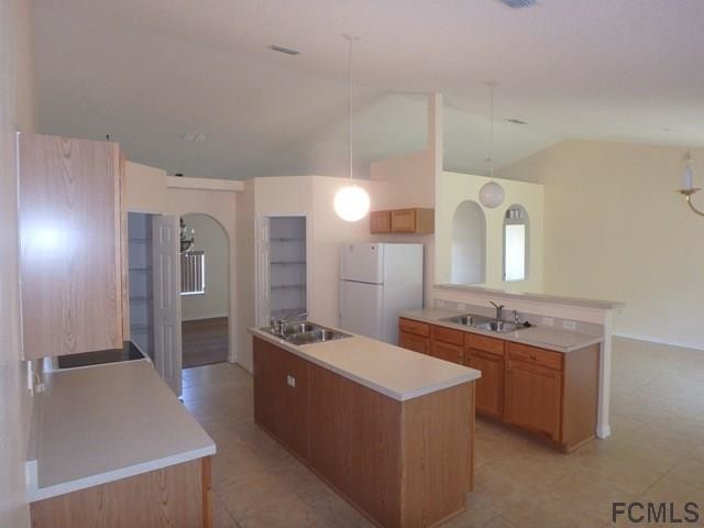 Building Photo - 46 Londonderry Dr