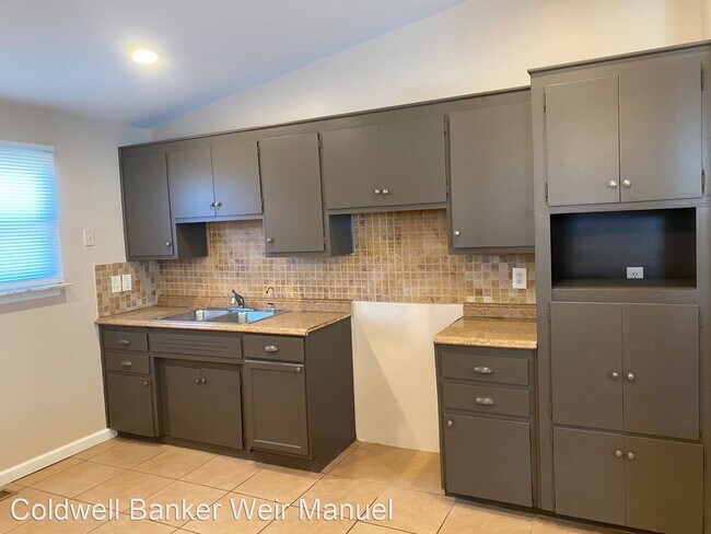 Building Photo - 3 br, 1 bath House - 9331 Hazel Street