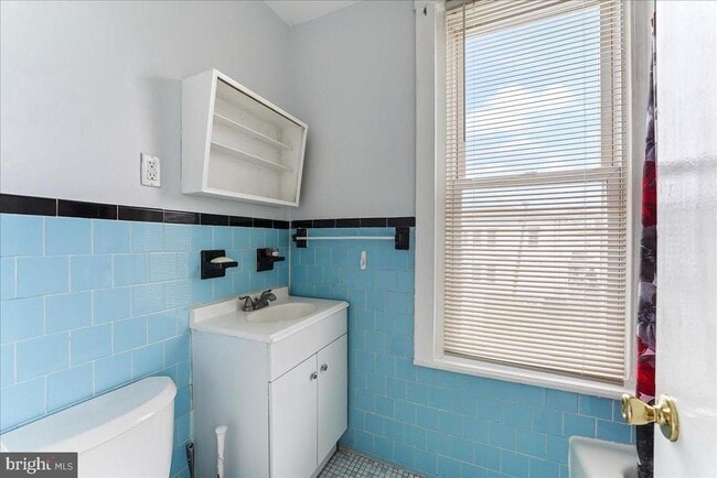 Building Photo - 351 S Springfield Rd