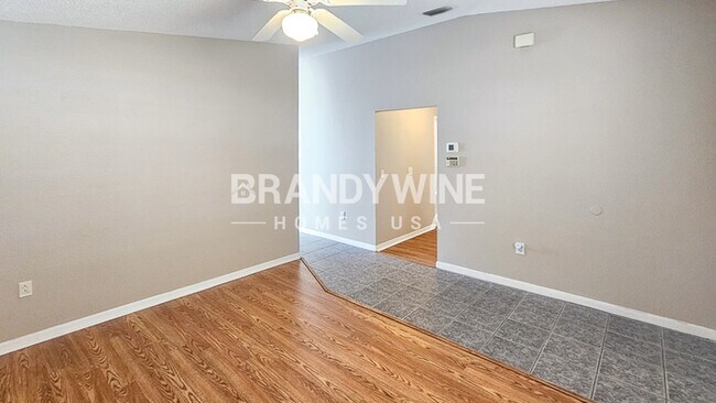 Foto del edificio - 8705 Ruth Pl