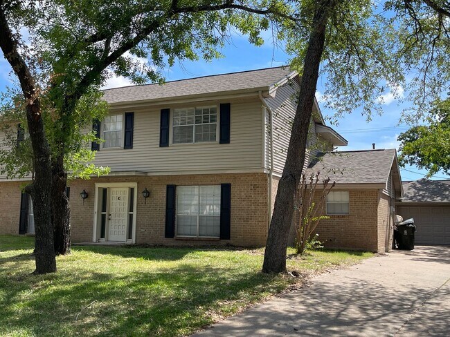 Foto del edificio - SUBLEASE - Bryan - 4 Bedroom - 2 bath - 2 ...