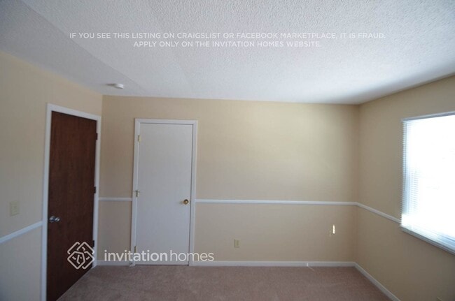 Building Photo - 13010 Deerwood Ln N