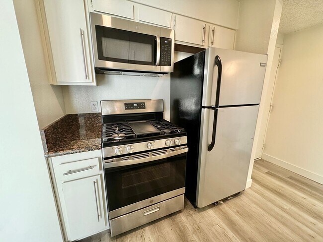 Foto del edificio - 3715 S Canfield Ave