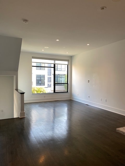 Main Living - 121 Aston Row Ln