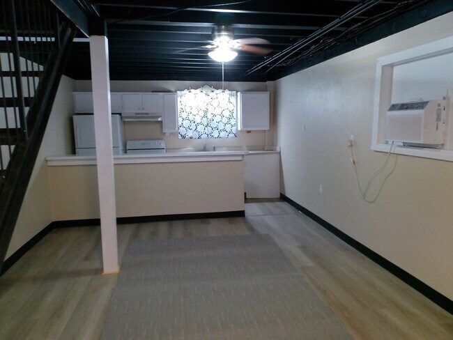 Foto del edificio - 1 Bedroom Newly Renovated Apartment Move-In Ready