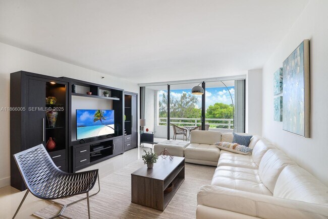 Foto del edificio - 20355 NE 34th Ct