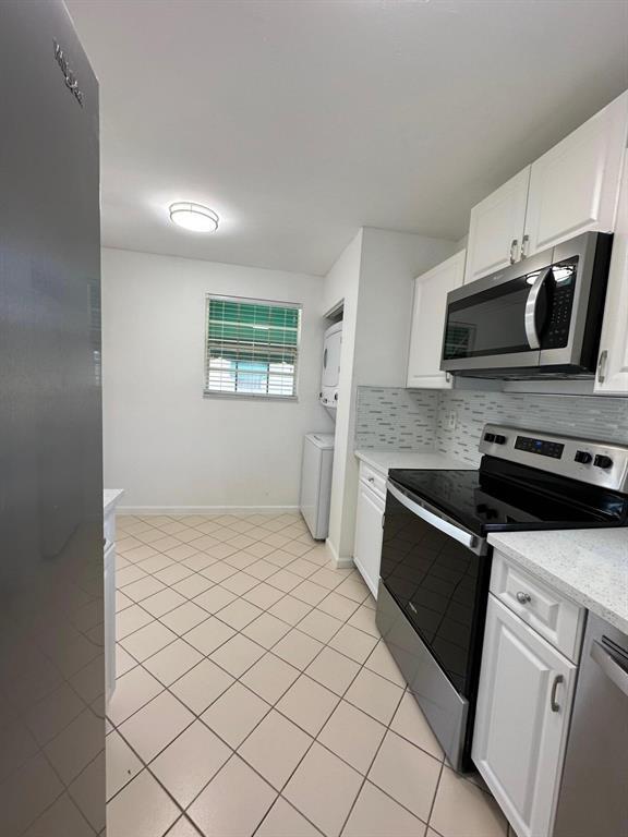 Building Photo - 6638 Via Regina