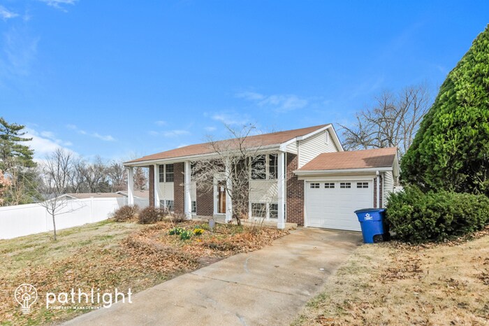Foto principal - 1356 Glenstone Drive, Maryland Heights, MO...