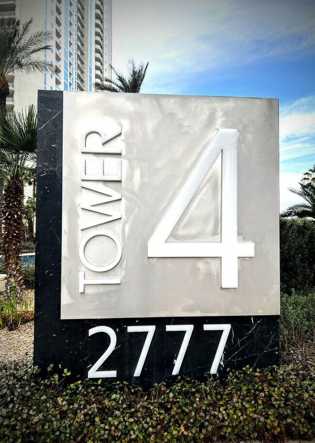 Foto del edificio - Turnberry Place - 2 Bedroom 2 Bath Condo