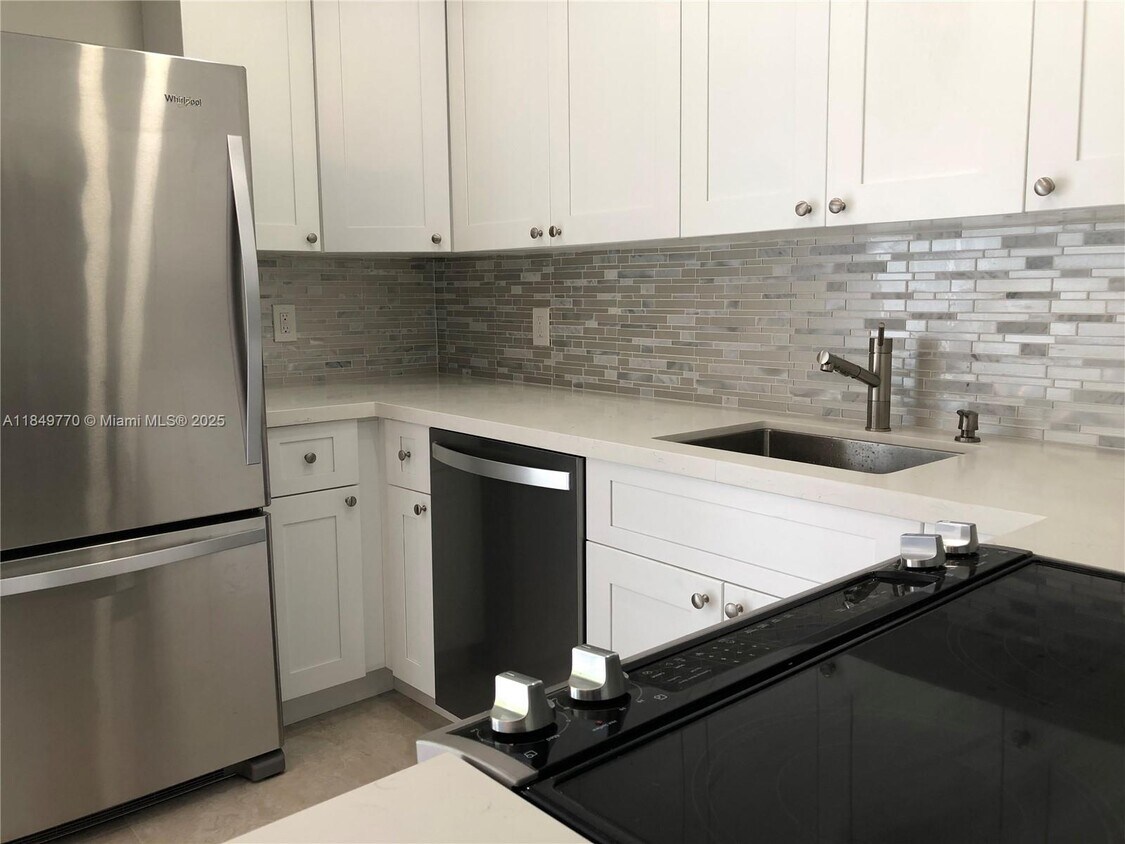 Primary Photo - 7801 NE 4th Ct