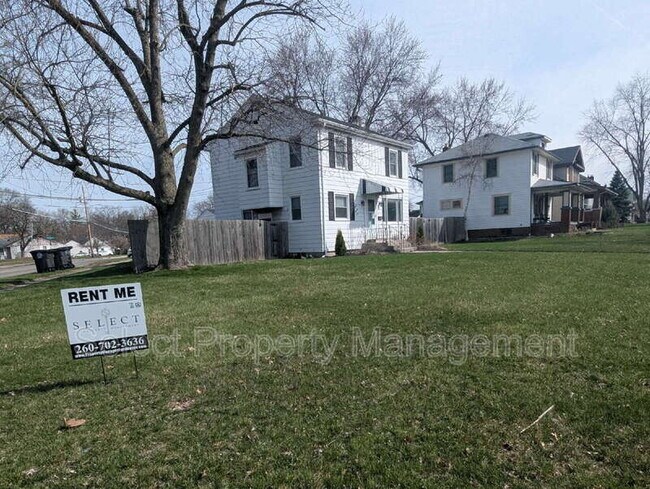 Building Photo - 1523 Curdes Ave