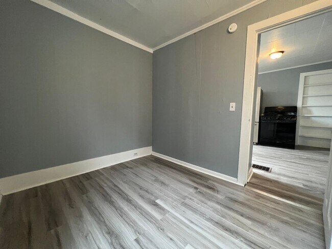 Foto del edificio - 3 br, 1 bath House - 415 Ash St Apt 1