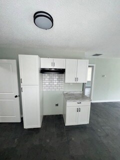 Building Photo - 2112 Curry Ave