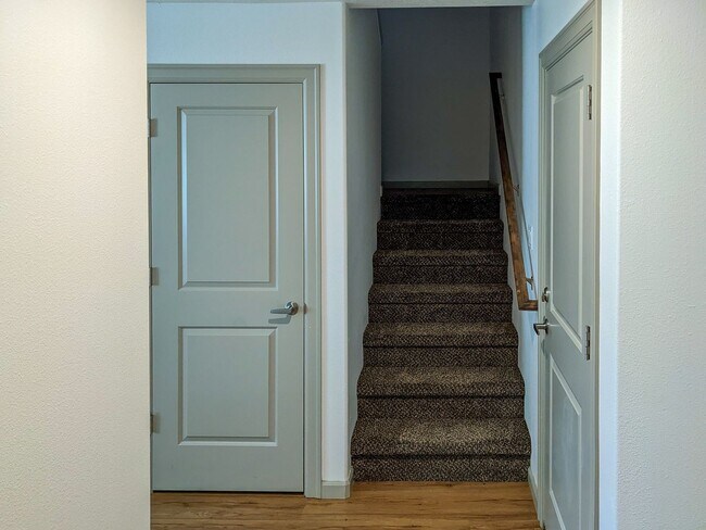 Foto del edificio - 1710-1718 24th St NE
