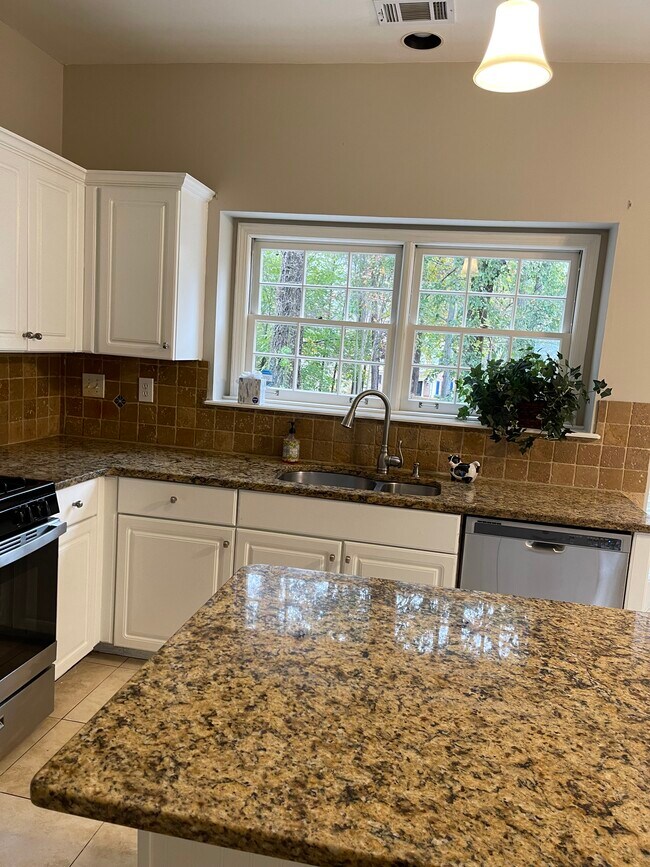 Building Photo - 4950 Cinnabar Dr