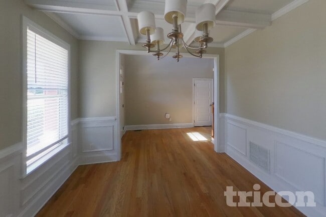 Building Photo - 2242 Townside Dr