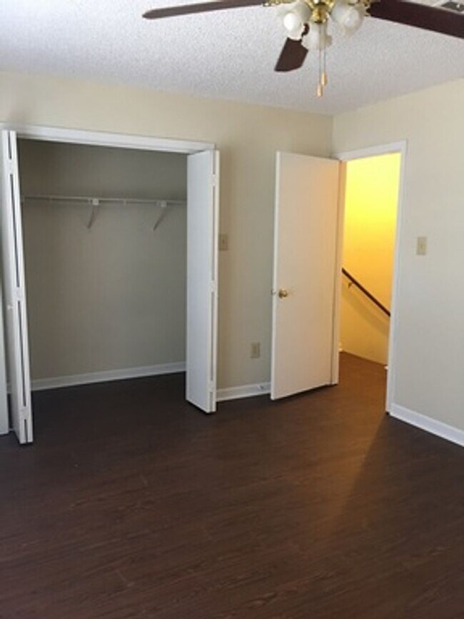 Building Photo - Renovated two bedroom available. Waiting f...