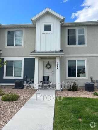 Building Photo - 1084 E Seaside St