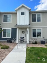 Building Photo - 1084 E Seaside St