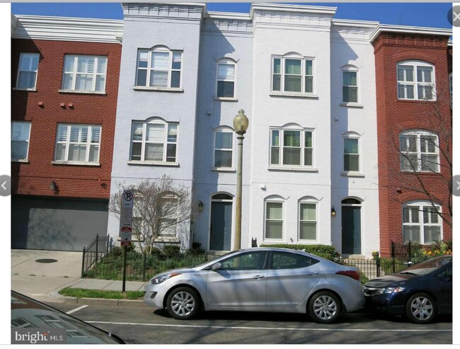 Building Photo - 1227 V St NW