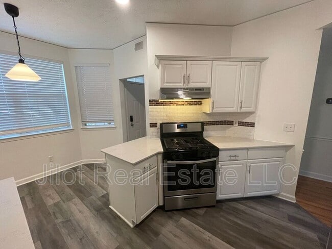 Photo - 61 Fulton St SE House