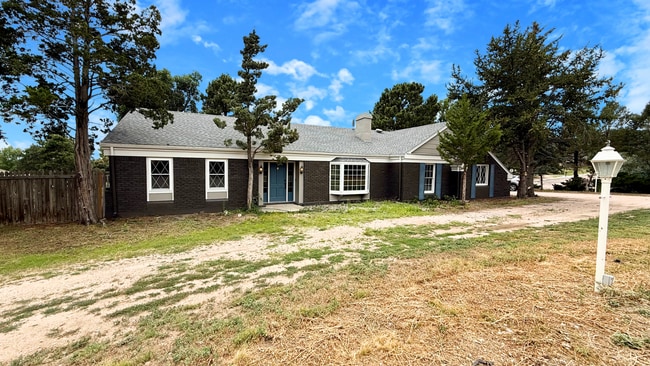 Building Photo - 5330 Miranda Rd
