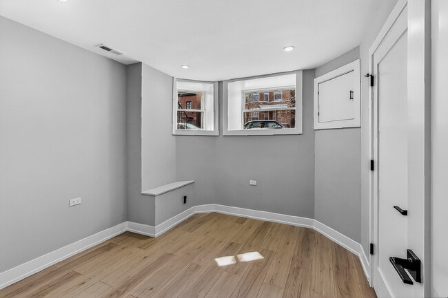 Building Photo - 2451 N Albany Ave