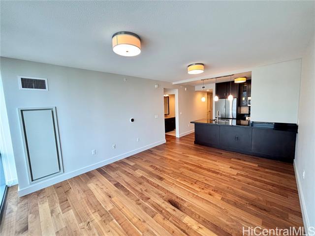 Building Photo - 1189 Waimanu St