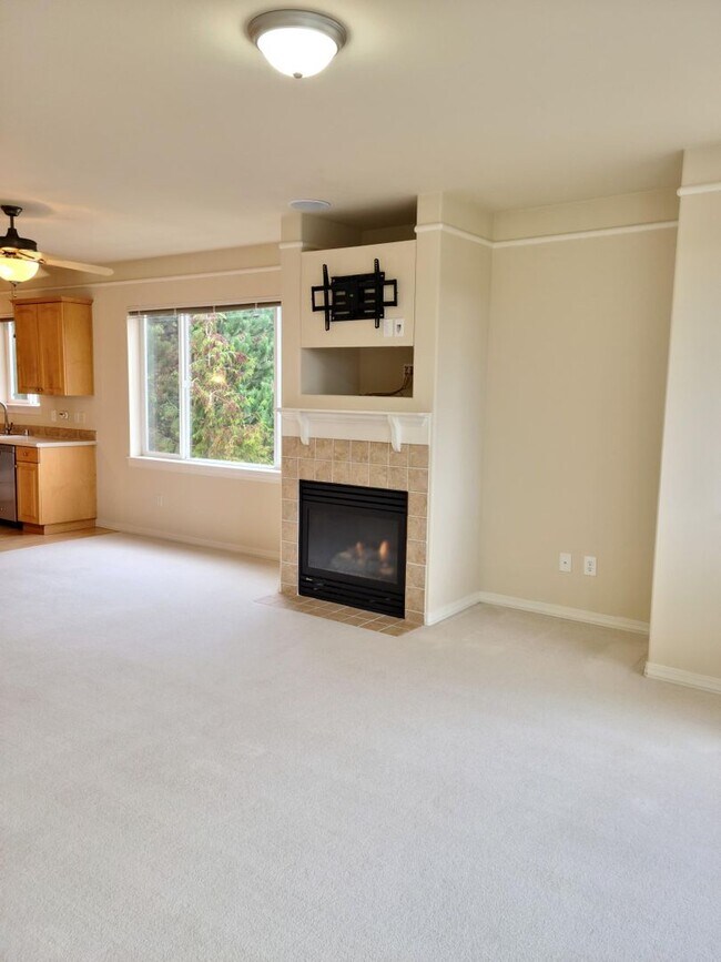 Foto del edificio - Spacious two bedroom condo!
