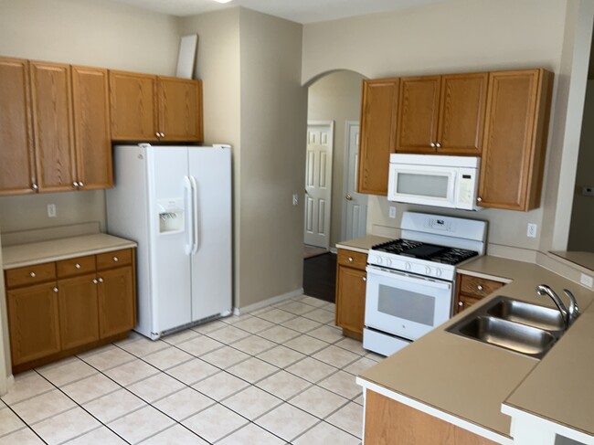 Building Photo - 10612 Logan Chase Ln