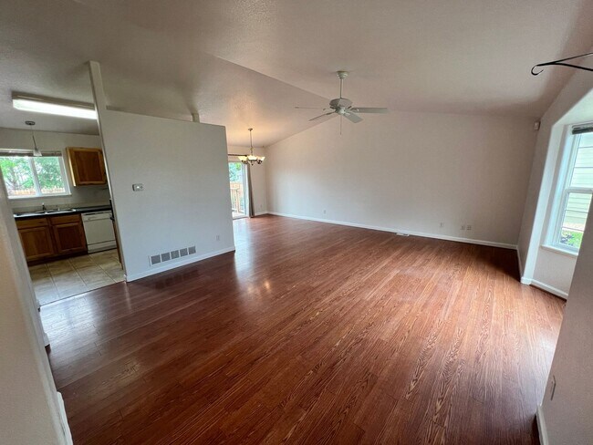 Building Photo - Refreshed 3-Bedroom Home on 1/3 Acre!