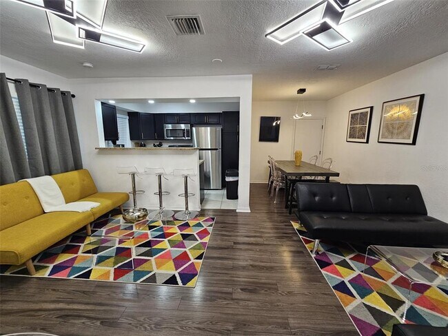 Foto del edificio - 1390 Miller Ave