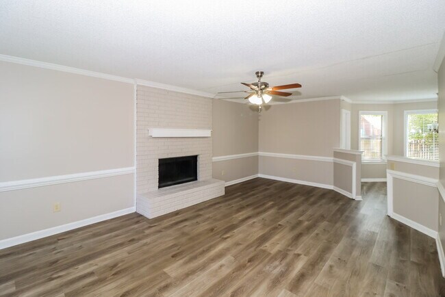 Building Photo - 2535 Clydes Place Cove