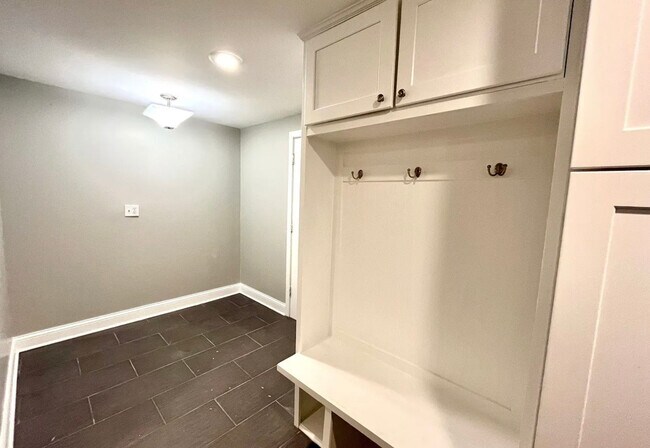 Foto del edificio - 311 W Harrison St