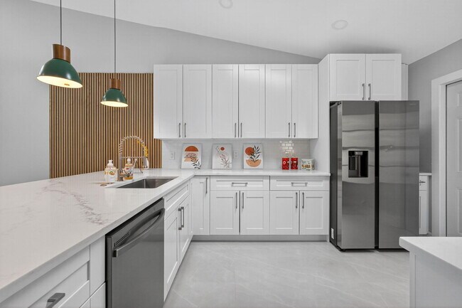 Building Photo - 10924 Roebelini Palm Ct