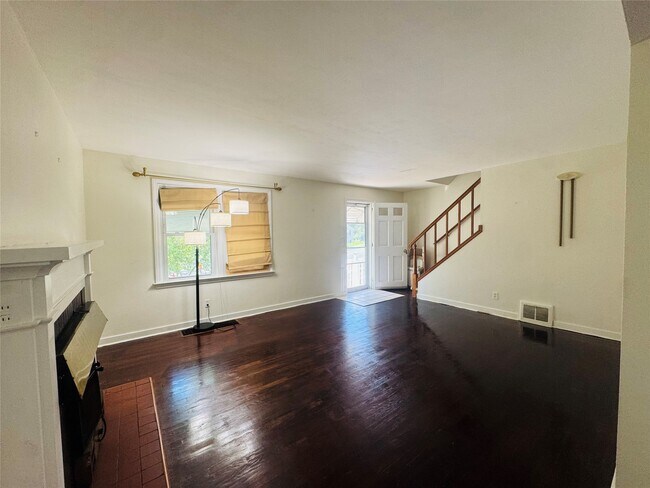 Building Photo - 2709 Watson Blvd