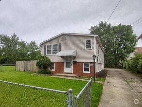 Building Photo - 15005 Lawndale Ave