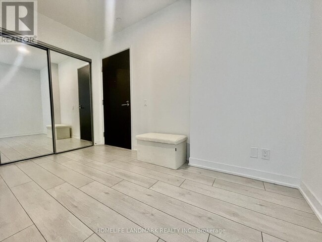 Building Photo - 39 Mary St