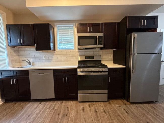Building Photo - 3 BedRoom House In Baltimore City