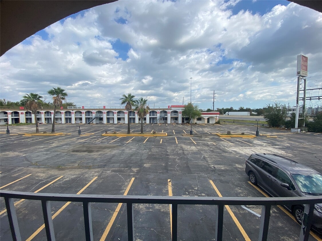 Building Photo - 15919 East Fwy