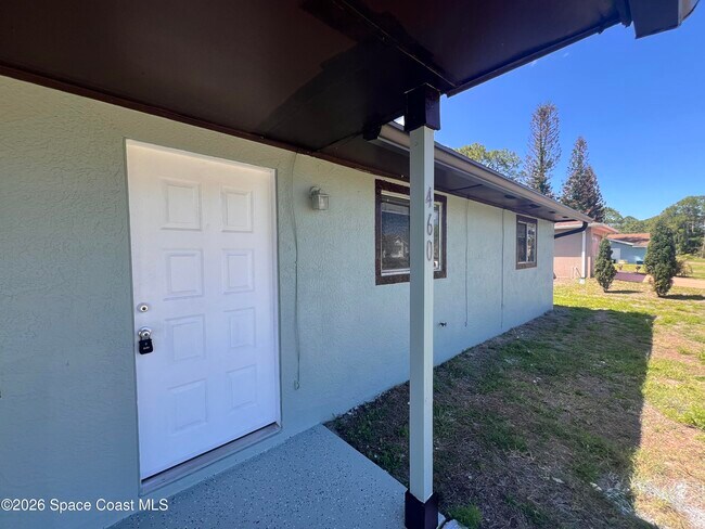 Foto del edificio - 460 Bargello Ave SE