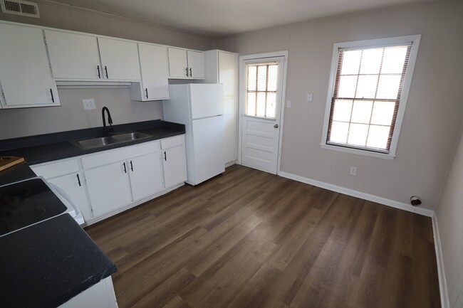 Full Kitchen - Osprey Cove North Apartments