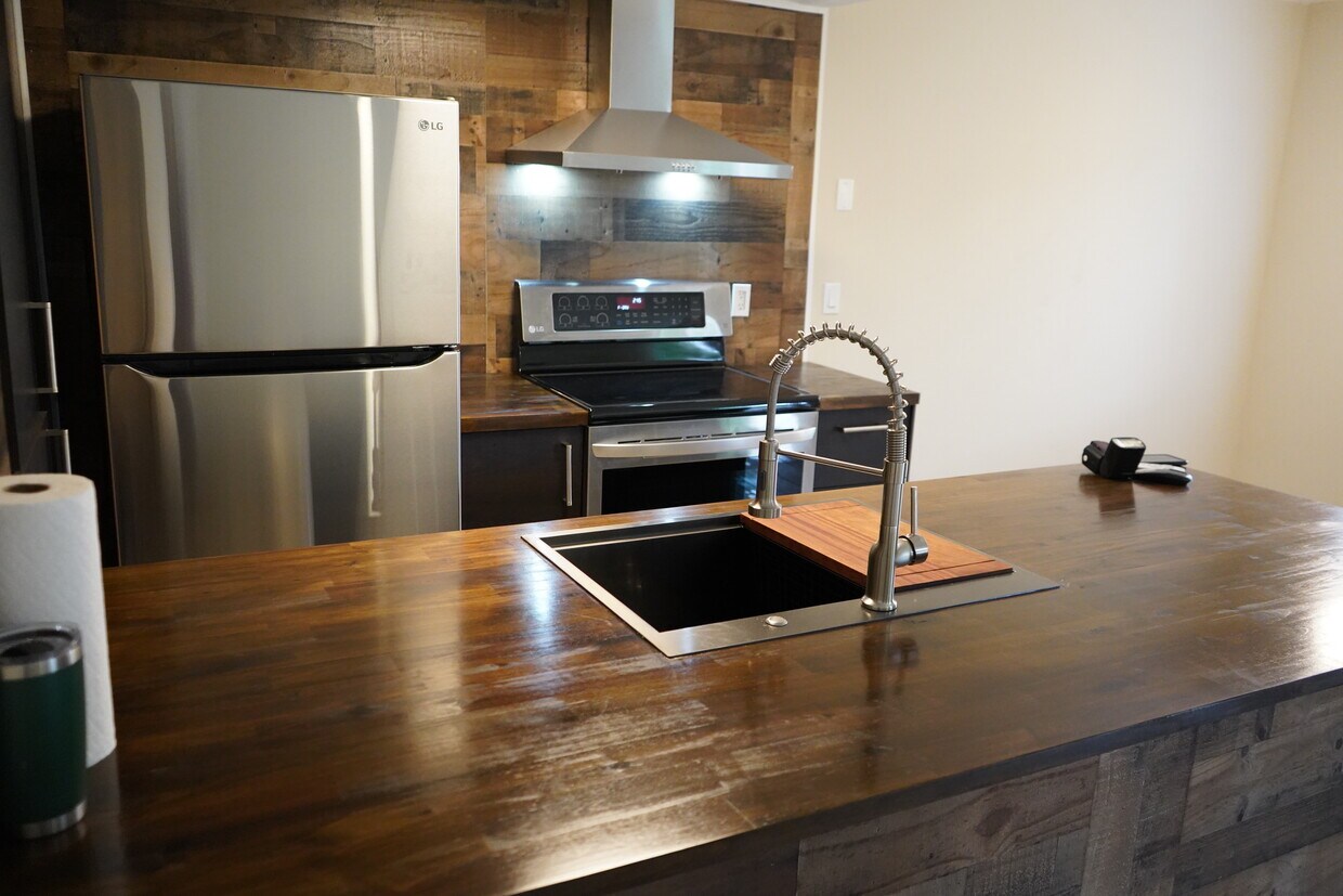 Foto principal - 2228 E Campbell Ave